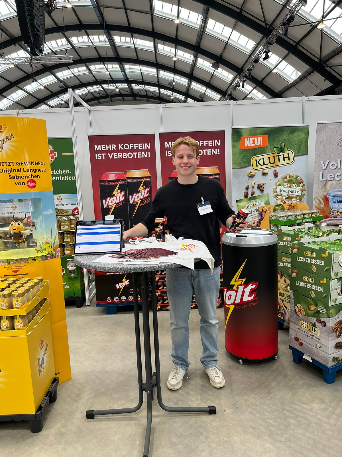 Leandro Dörrenhaus am VOLT-Messestand